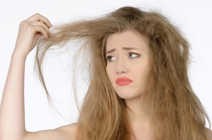 Cara Mengatasi Rambut Kering dan Mengembang